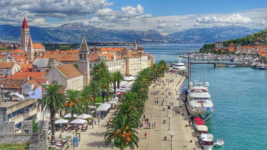 Trogir: Old Town Guided Walking Tour - Starting at the North Gate and the Riva promenade