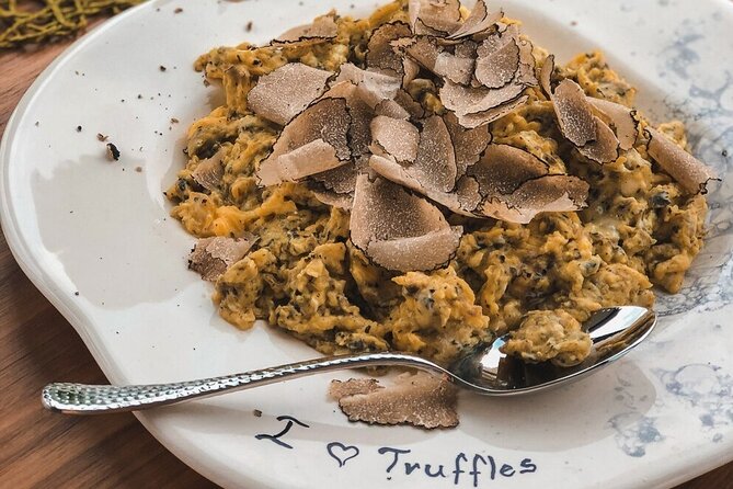 Truffle hunting & cooking tour - Starting at the Truffle Museum in Paladini