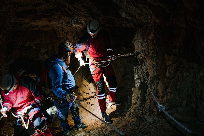 TUNNEL ABSEILING PLUS tour the underground - Beginning with ropes, harnesses, and a practice descent