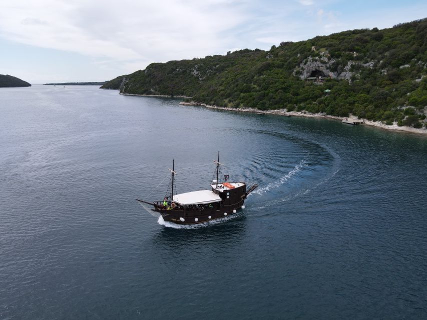 Vrsar: Lim Fjord Boat Tour with Swimming near Pirate's Cave - The Pirate’s Cave and its 50-minute stop