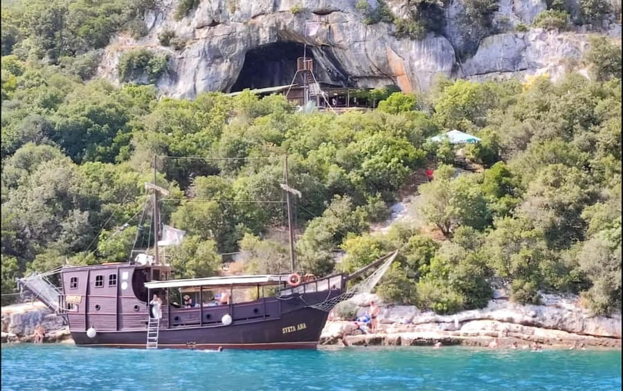 Vrsar: Lim Fjord Boat Tour with Swimming near Pirate's Cave - Cruising the 10-kilometer Lim Fjord