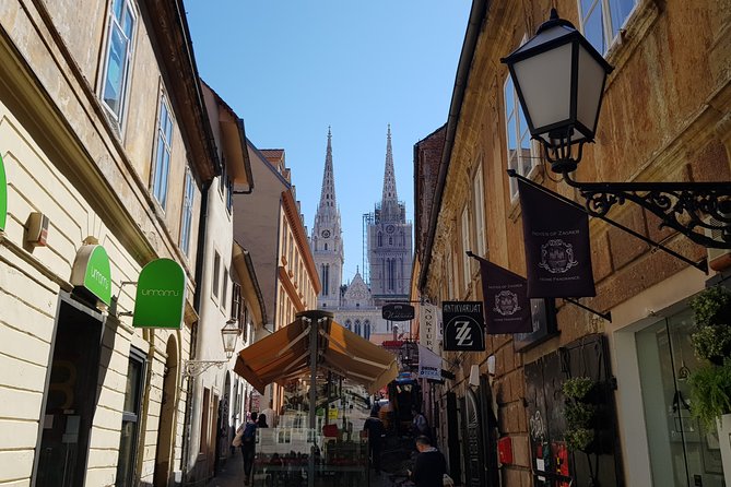 Walking tour of Zagreb - The funicular and the climb to Upper Town