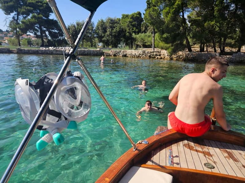 Zadar: 3 Islands Snorkeling Cruise with Prosecco - Ošljak: your first hour for swimming and snorkeling