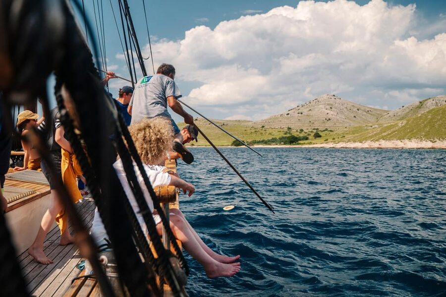Zadar: Boat Tour with Unlimited Wine & 3 Stops - Practical packing advice for the Adriatic sun