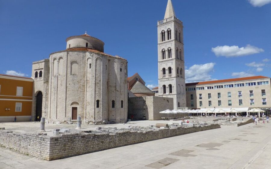 Zadar: Guided Old Town History Walking Tour - People’s Square and the central city