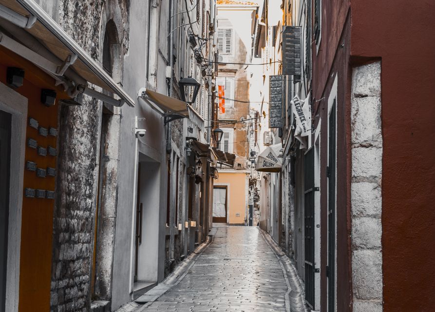 Zadar: Guided Walking Tour - Local food and practical advice along the way