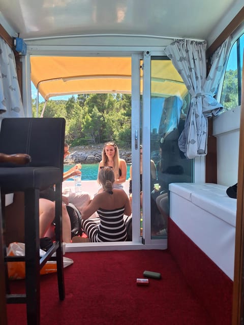 Zadar: Half-Day Island-Hopping and Lagoons Cruise with Fruit - Školjc and a glimpse of island life