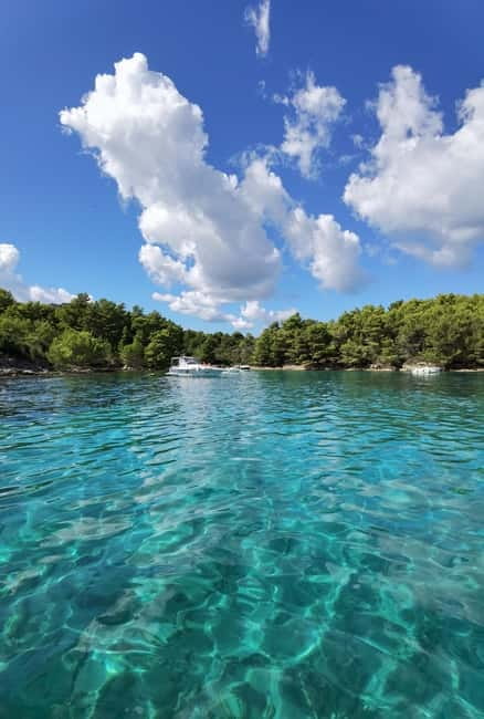 Zadar: Half-day trip wooden boat with drinks - ALL INCLUSIVE - The first 30-minute run toward Ugljan