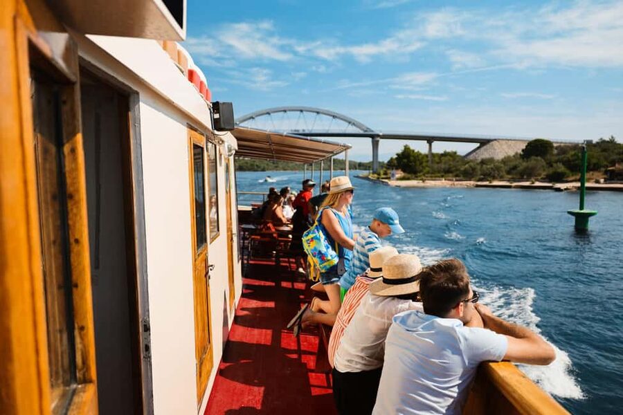 Zadar: Kornati and Telašćica Cruise with Ticket Included - Breakfast, lunch, and drinks on board