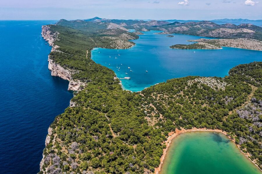 Zadar: Kornati and Telašćica Full-Day Boat Trip with Lunch - The boat, seating, and comfort