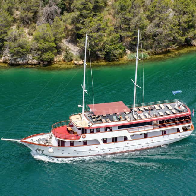 Zadar: Krka falls, olive mill, lunch, oil & wine tasting - The morning ride and the Okit viewpoint