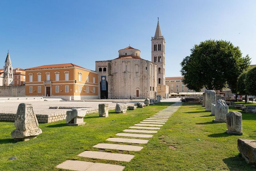 Zadar: Old Town Evening Group Guided Walking Tour - The Forum and St. Donatus Church
