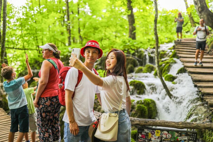 Zadar: Plitvice Lakes Full-Day Guided Tour with a Boat Ride - Crossing Kozjak Lake by electric boat
