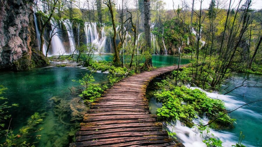 Zadar: Plitvice Lakes Guided Day Tour with Tickets - Why Plitvice works so well as a day trip from Zadar