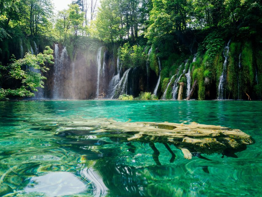 Zadar: Plitvice Lakes Guided Day Tour with Tickets - The 40-minute café break