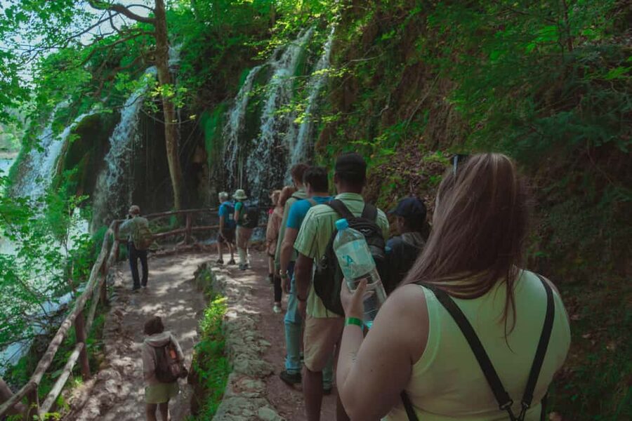 Zadar: Plitvice Lakes Guided Day Tour with Tickets - Four hours among the upper and lower lakes