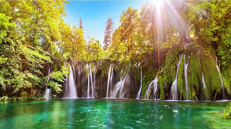 Zadar: Plitvice Lakes Guided Day Tour with Tickets - Boat and electric train rides