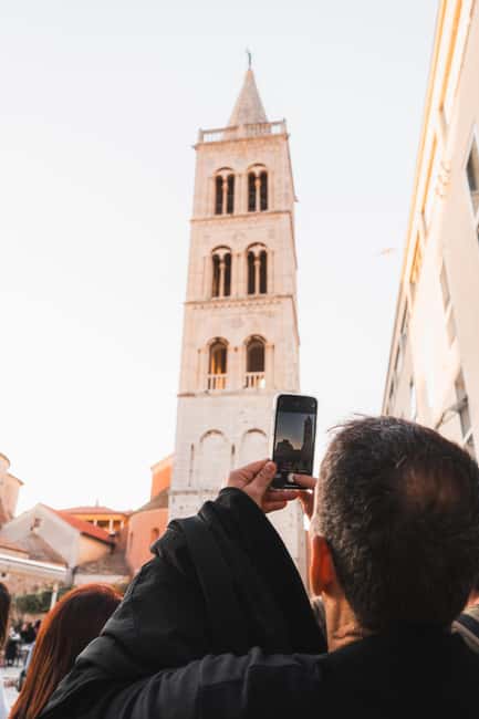 Zadar: Plitvice Lakes Guided Day Tour with Tickets - Handling crowds and changing weather
