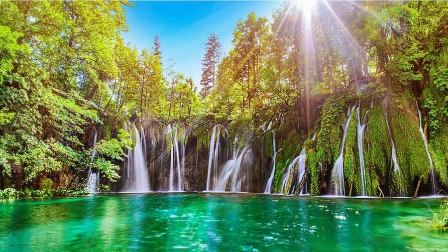 Zadar: Plitvice Lakes with Boat Ride and Zadar Old Town Tour - Why Plitvice works as a day trip from Zadar