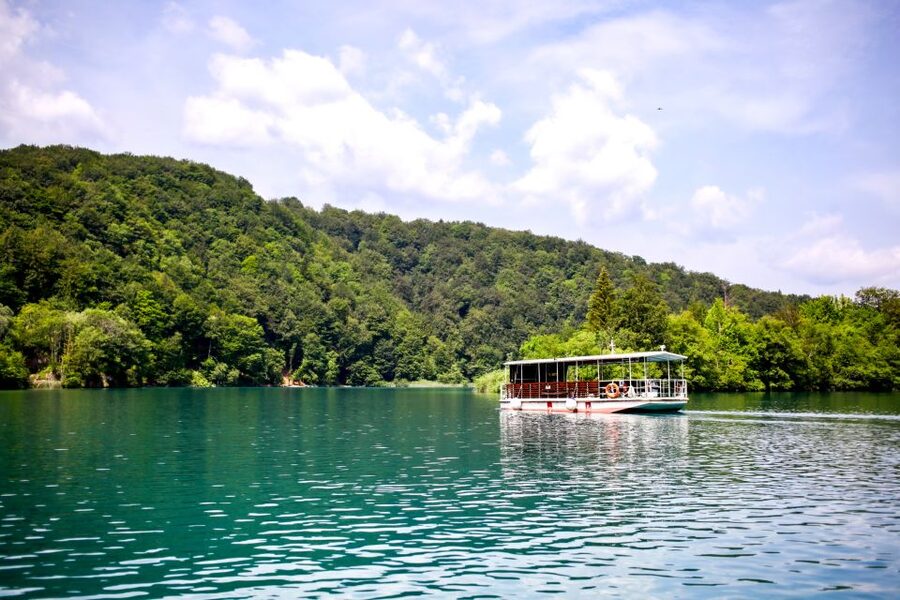 Zadar: Plitvice Lakes with Boat Ride and Zadar Old Town Tour - Four hours among the upper and lower lakes