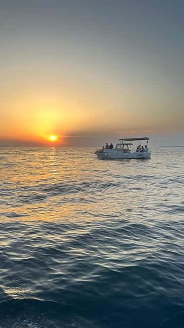 Zadar: Sunset boat tour with champagne - The Sea Organ and Zadar’s old waterfront
