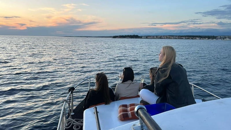 Zadar: Sunset boat tour with champagne - A local skipper adds value beyond the view