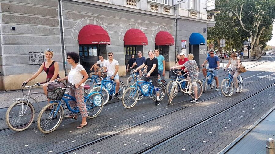 Zagreb: 2.5-Hour Highlights Bike Tour - Bikes, pace, and physical effort