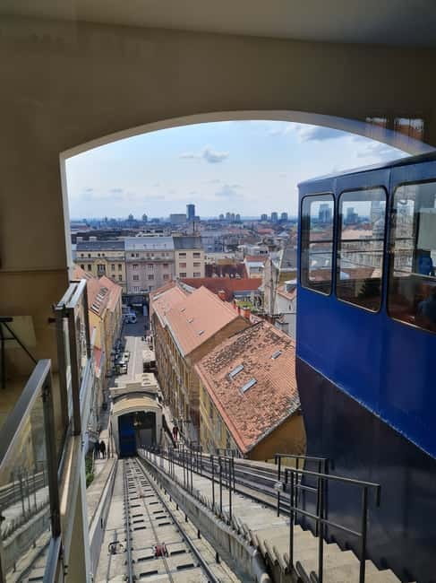 Zagreb: City and WWII Tunnels Walking Tour - Starting among the trees at Zrinjevac Park