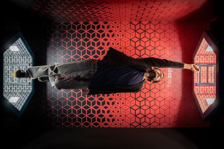 Zagreb: Museum of Illusions Entrance Ticket - The hologram exhibition adds more than a photo trick