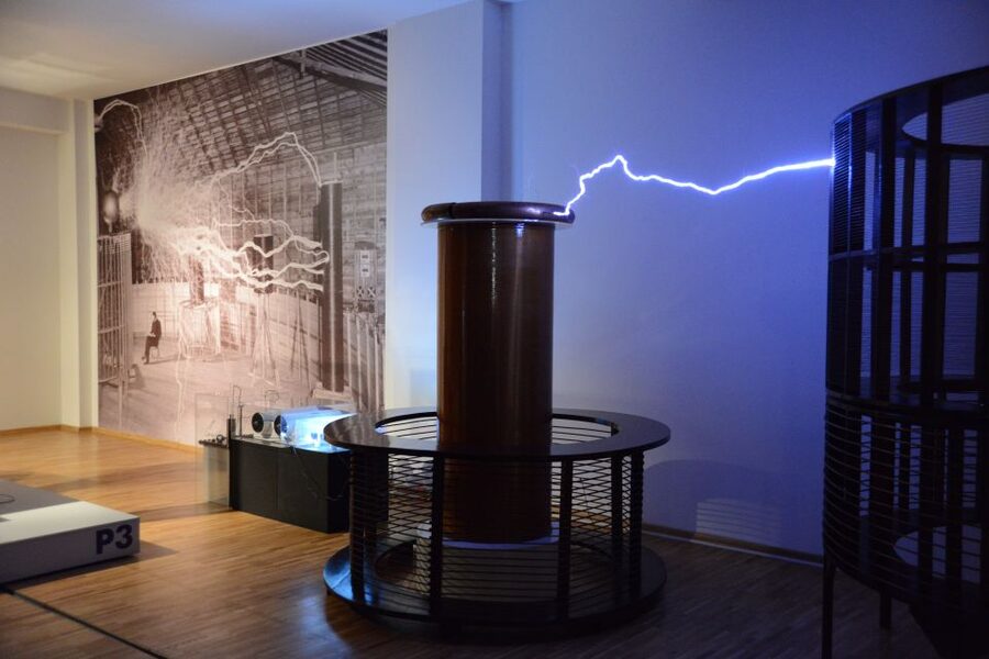 Zagreb: Nikola Tesla Technical Museum Ticket - Language, layout, and museum condition