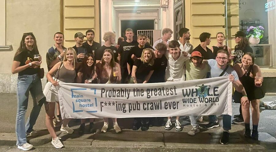 Zagreb: Pub Crawl, 1-Hour of Unlimited Drinks, & Club Entry - How this compares with going out alone