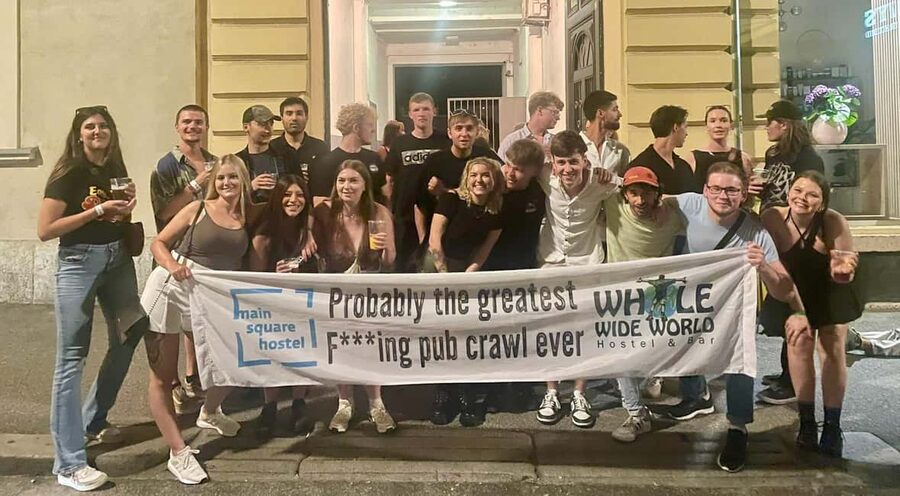 Zagreb: Pub Crawl, 1-Hour of Unlimited Drinks, & Club Entry - Why solo visitors may enjoy this format