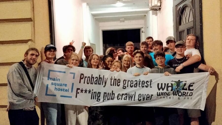 Zagreb: Pub Crawl, 1-Hour of Unlimited Drinks, & Club Entry - Timing, clothing, and meeting-point advice