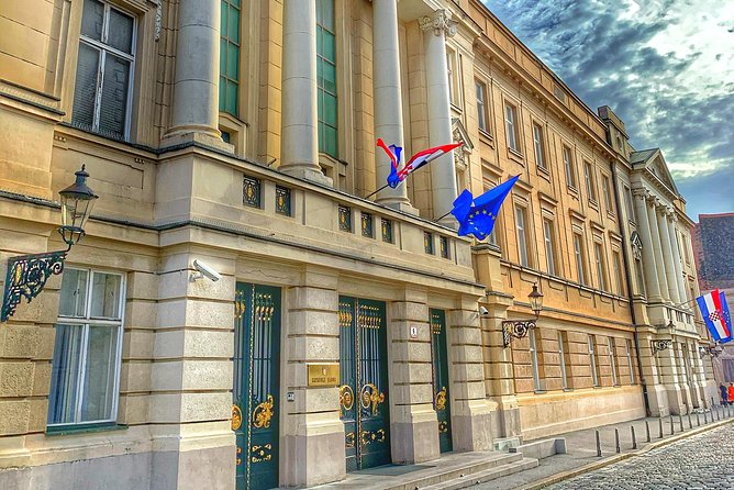 Zagreb Unveiled: Private walking tour with a local guide - Why this short walk works well in Zagreb