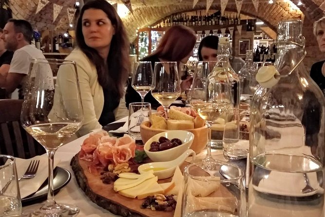 Zagreb Walking Food Tour - Sightseeing - Dolac Market Visit - Traditional lunch at Stari Fijaker